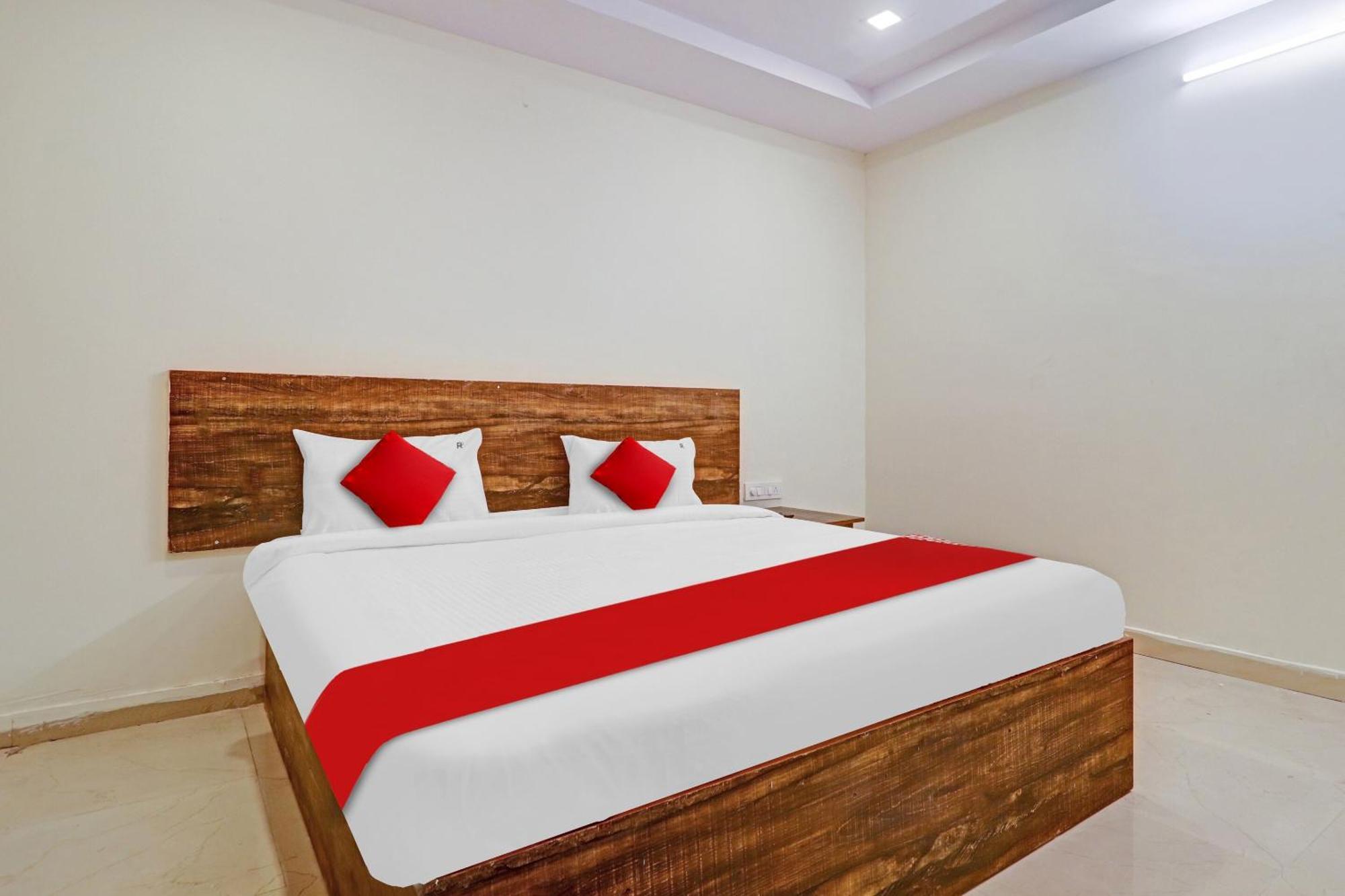 Hotel O R Square Inn Haïdarabad Extérieur photo